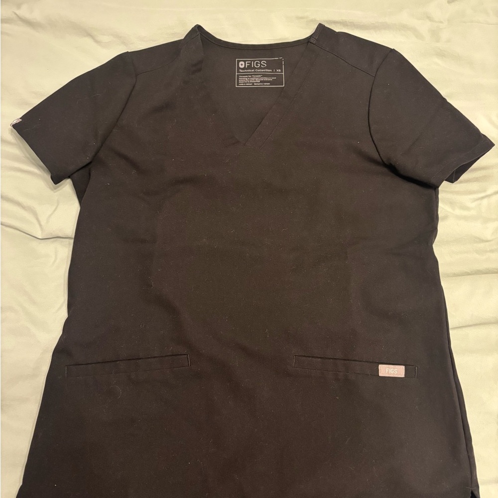 FIGS Charcoal Scrub Top